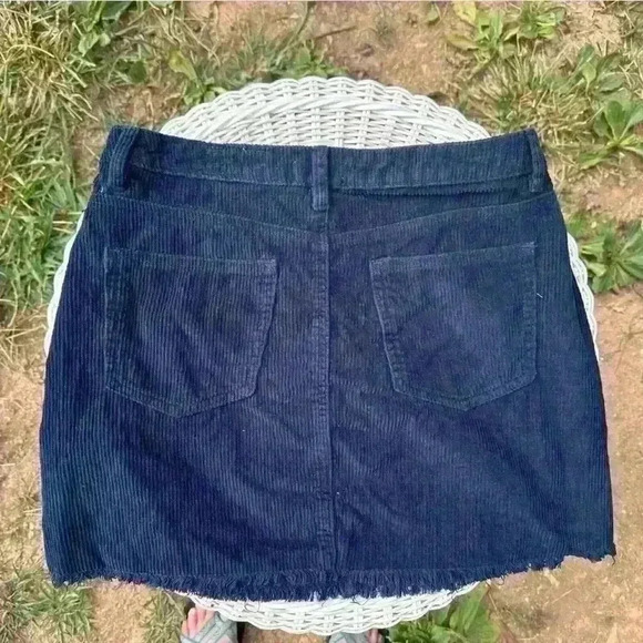 Indigo Rein corduroy mini size 5. Frayed hem. Navy blue mini - Picture 2 of 4